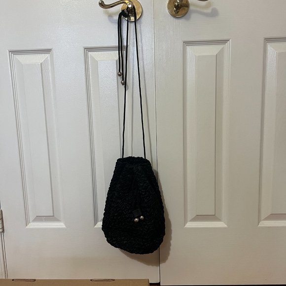 💚 2/$35 NWOT Korea black bucket bag - Picture 2 of 7